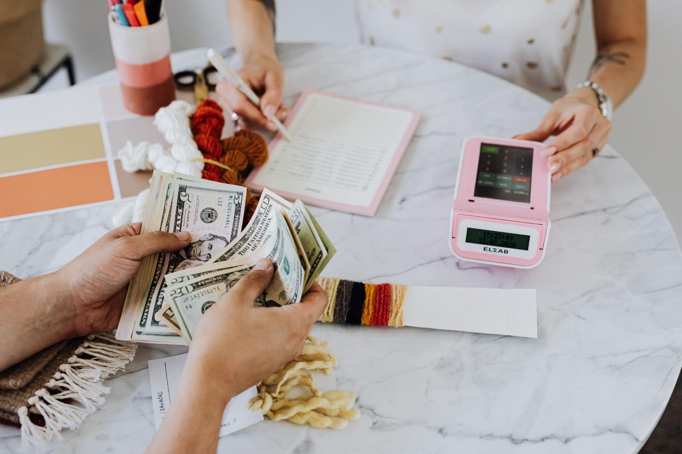 https://www.veritasbanking.com/La carte prépayée pour une gestion simplifiée de votre budget mensuel